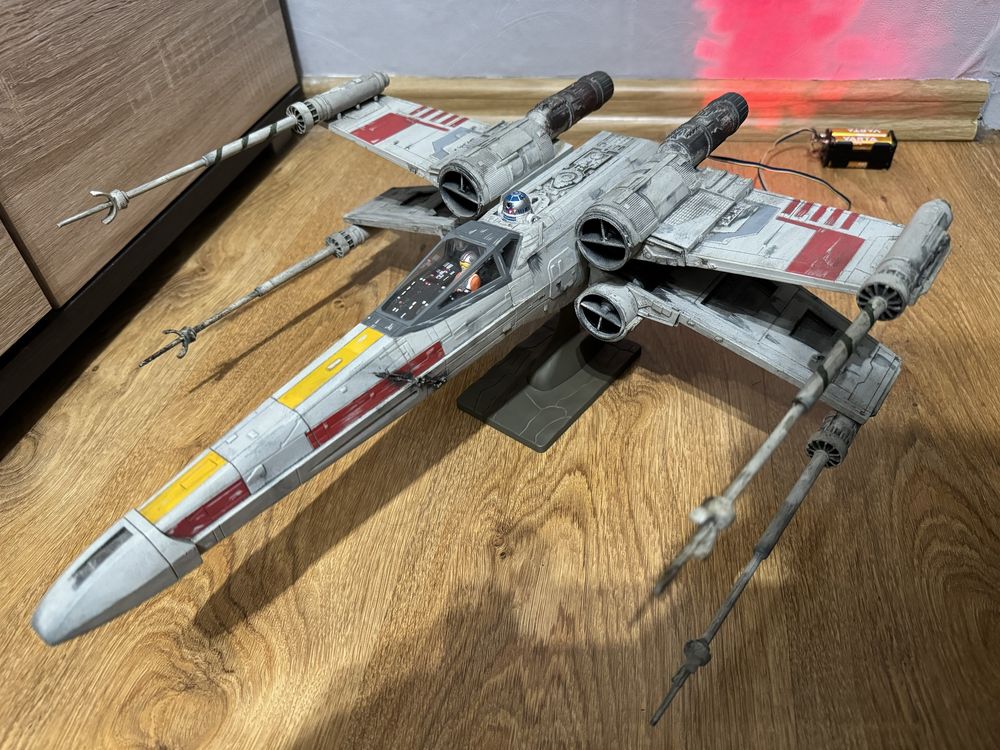 Statek STAR WARS mysliwiec X-Wing model