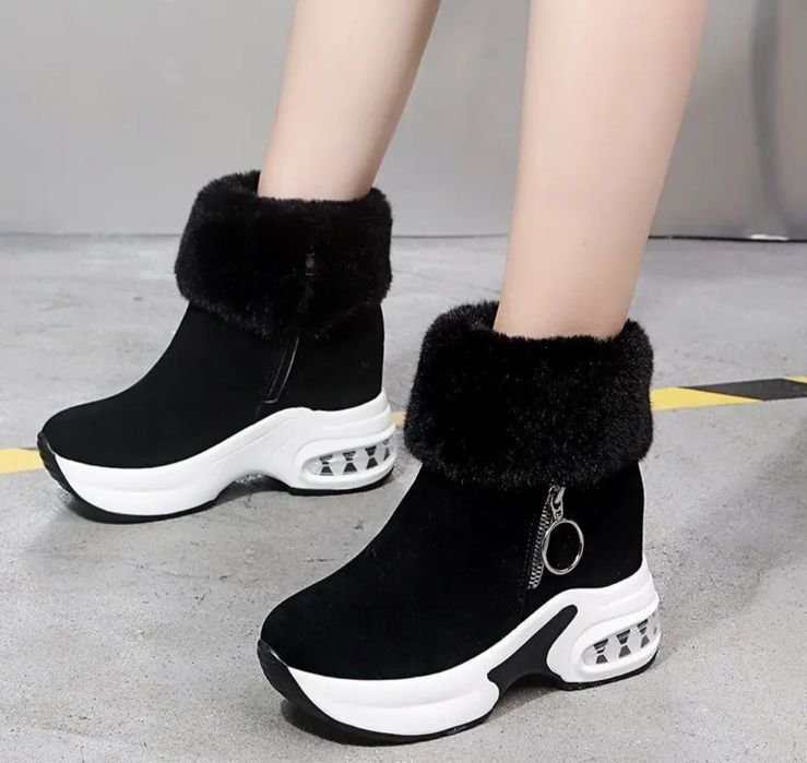 Осінні сапожки жіночі