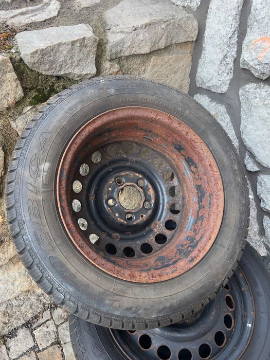 Komplet zimówek Dębica Frigo 185/65 R15 + felgi stalowe 4 szt