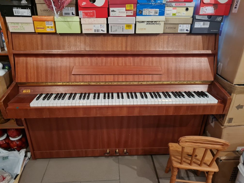 Pianino Calisia, brązowe
