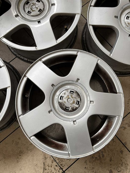 Felgi Golf IV 5x100 R15