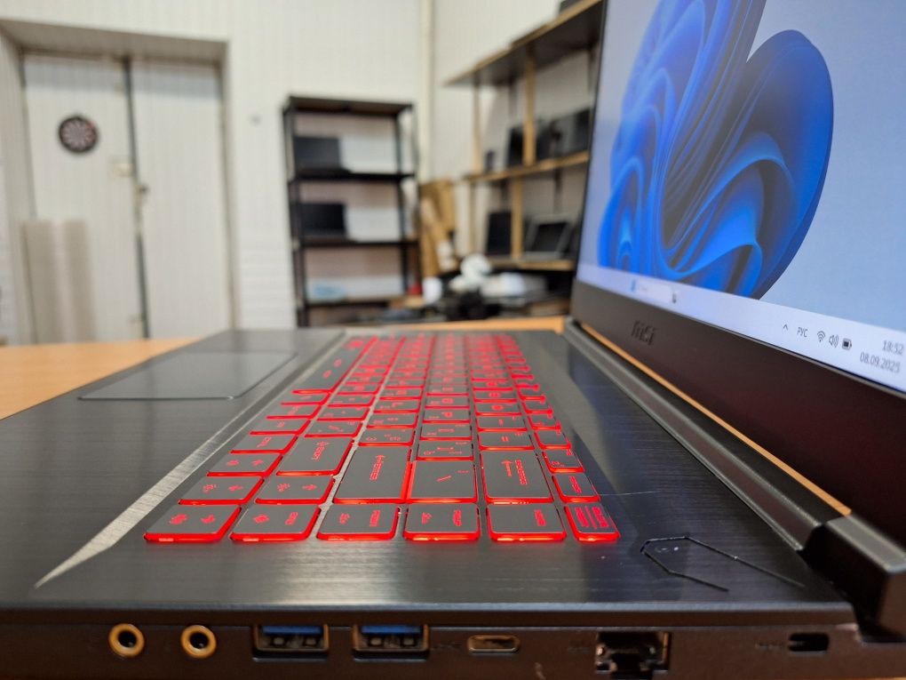MSI GF63 Thin 9SC HexaCore Intel Core i7-9750H GeForce GTX 1650 4Gb
