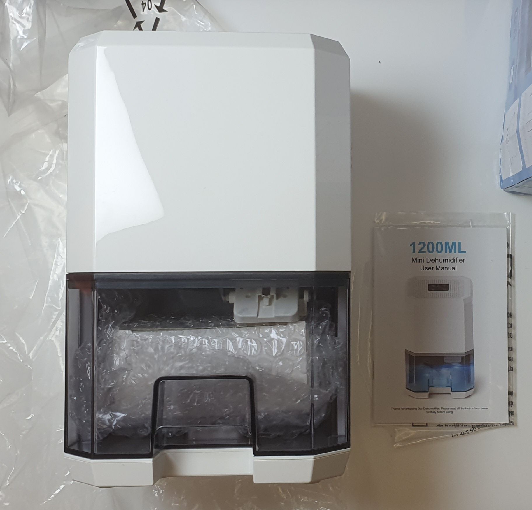Osuszacz powietrza MW601 pojemność 1,2L Zasilanie 9V podświetlenie LED
