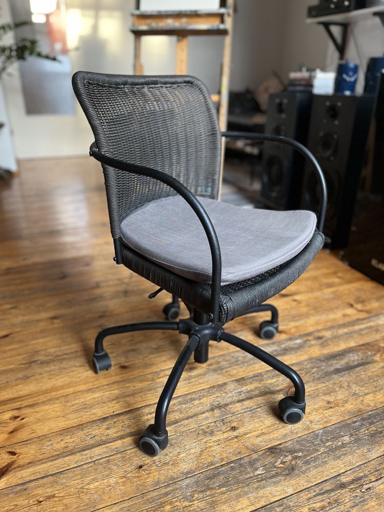 Krzeslo biurowe plecione Ikea