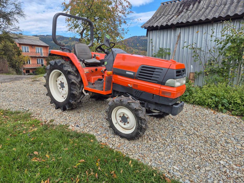 Sprzedam Mini Traktor Kubota GL 26 stan bardzo dobry 4x4 plug do snieg