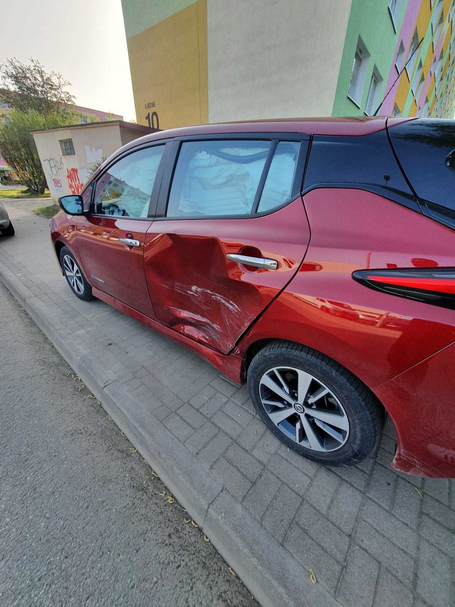 Nissan LEAF 2 uszkodzony, 81 tyś km. jeden właściciel, Acenta 40kWh