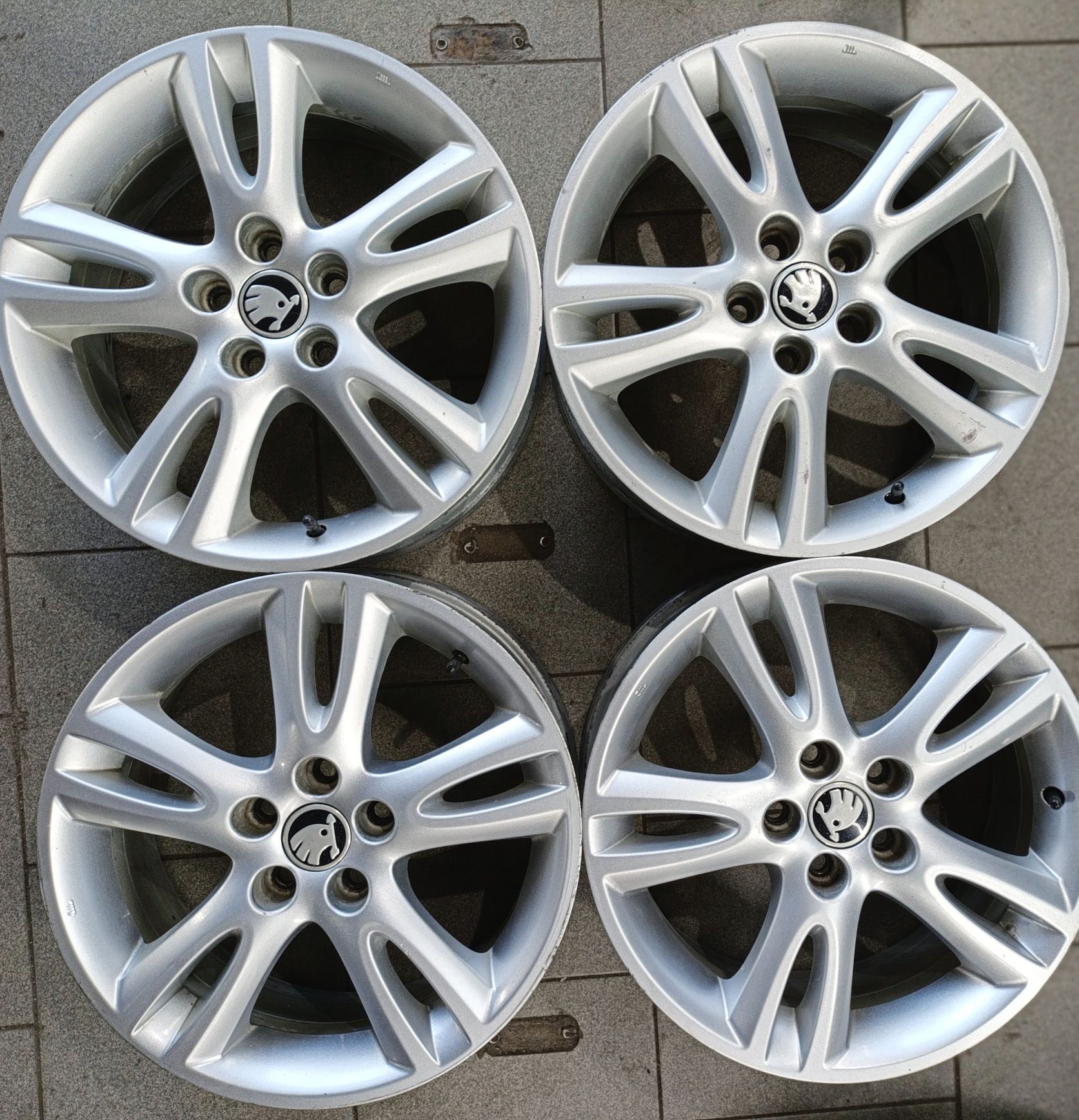 Продаж оригінальних дисків 16" 6½J  5×100  dia 57.1 ET 43