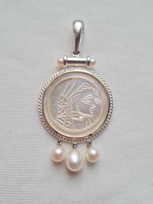 Подарочный кулон камея натуральный перламутр жемчуг импорт серебро 925