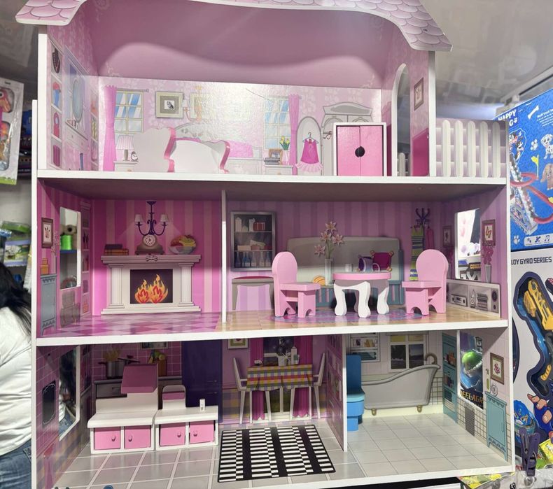 Продам ляльковий будинок