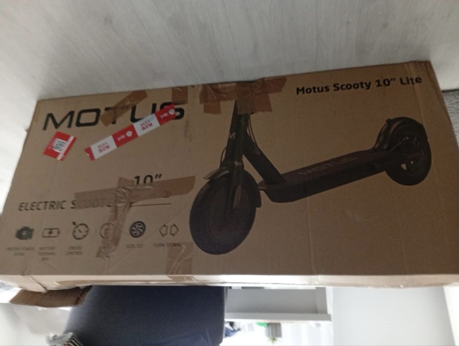 NOWA NIE ROZPAKOWANA Hulajnoga Motus Scooty 10 Lite (W pełni sprawna)