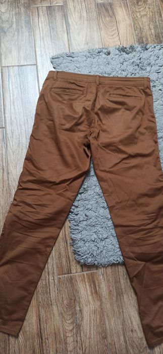 Brązowe męskie spodnie materiałowe