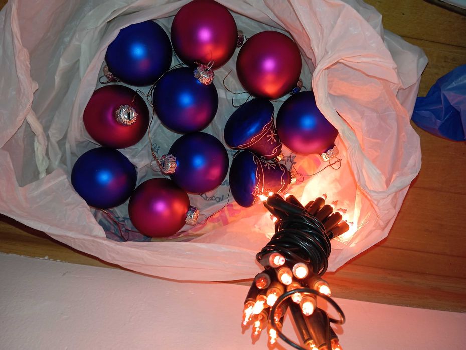 Ozdoby Choinkowe bąbki plus światełka