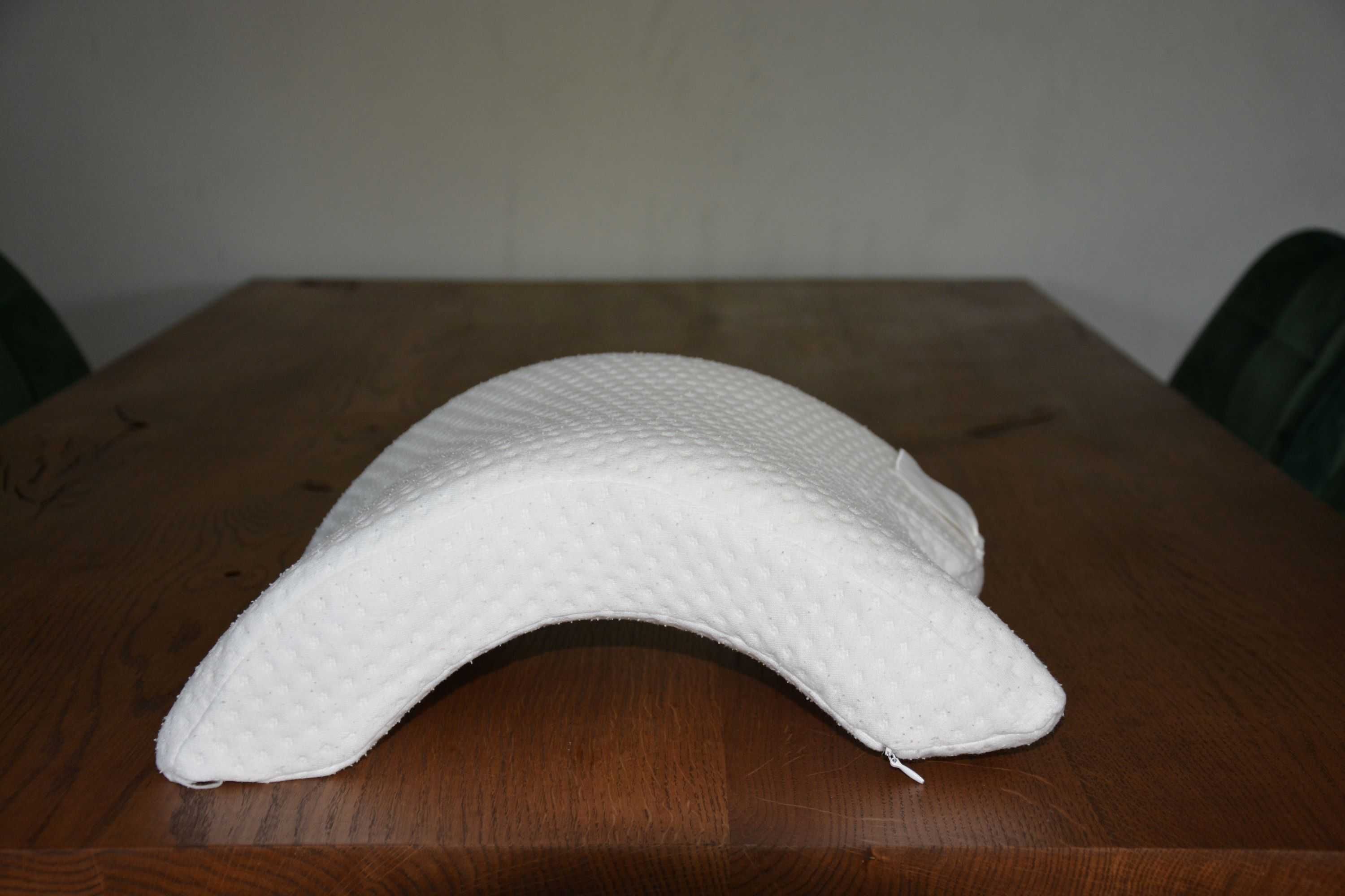 poduszka ortopedyczna dla osób lubiących spać na ręce
