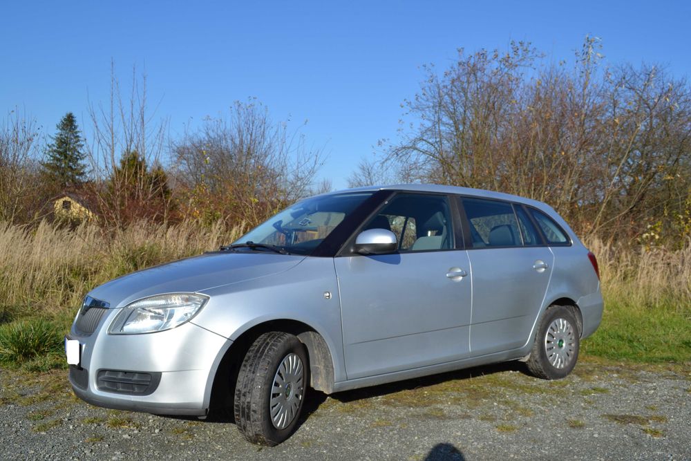 Skoda Fabia II 2010r 1,4 benz.153 tys km.Klima Czujniki Zadbana