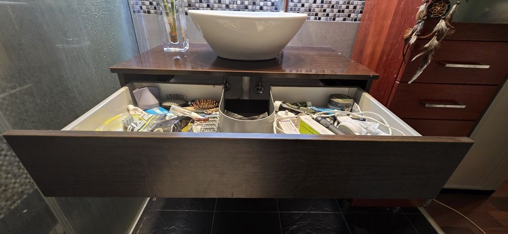 Móvel para lavatório suspenso novo por abrir