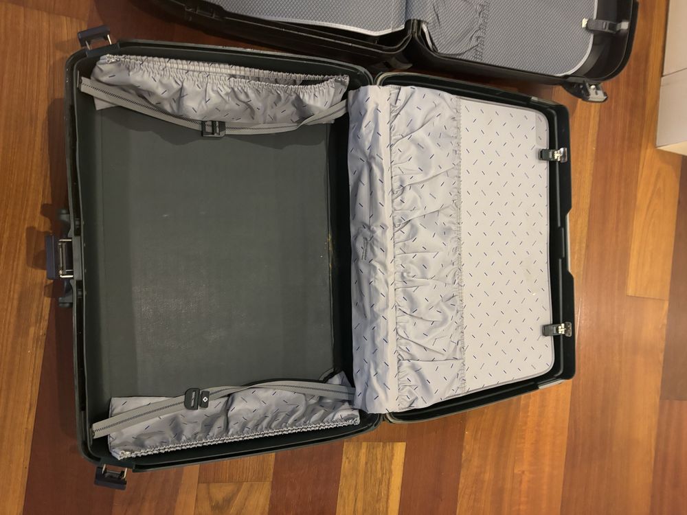 Duas malas Samsonite tamanho médio
