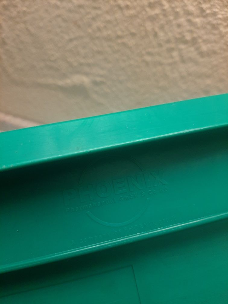 Pojemnik plastikowy z deklem
