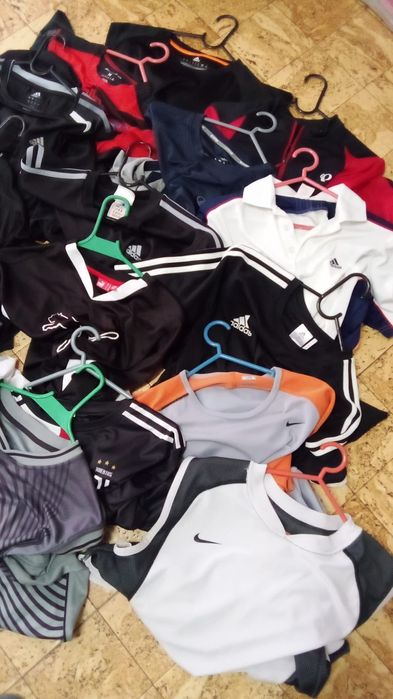 Lote (88un)de roupa desportiva/futebol