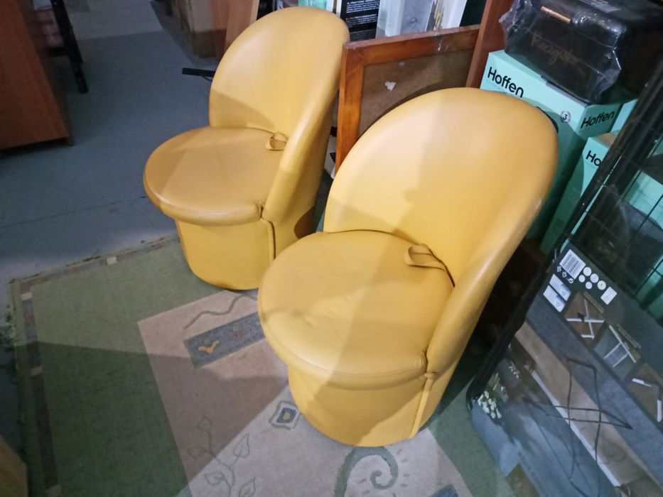 Foteliki/pufy w bardzo dobrym stanie