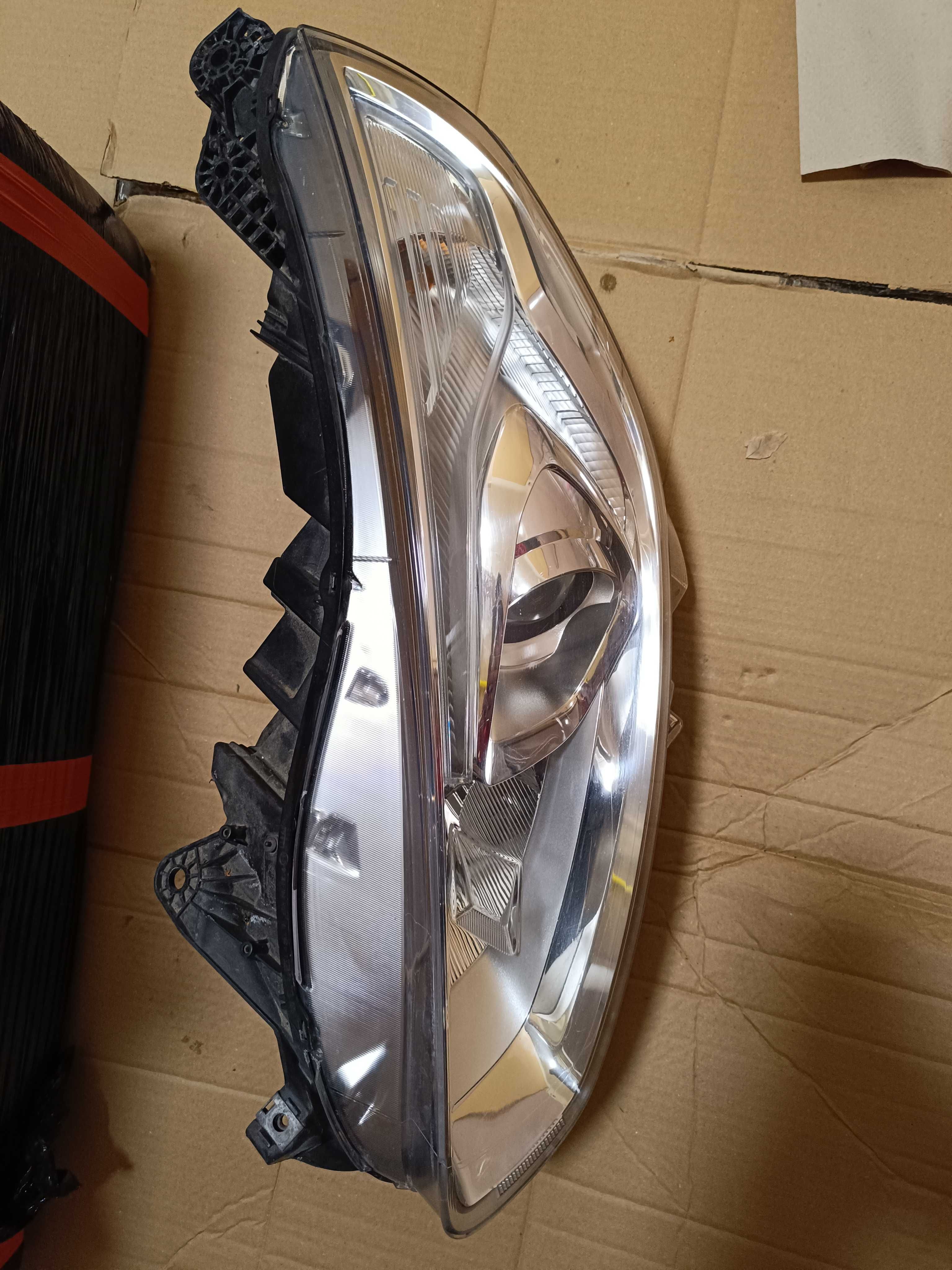 Lampy, reflektory Ford S-Max Mk2 2015-