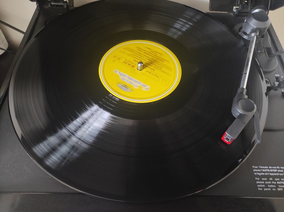 Sistema de som vinil, CD, SD card, USB e rádio Big Ben