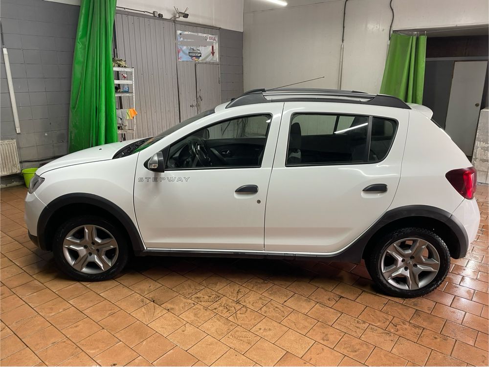 Renault Sandero StepWay 1.5 після ДТП