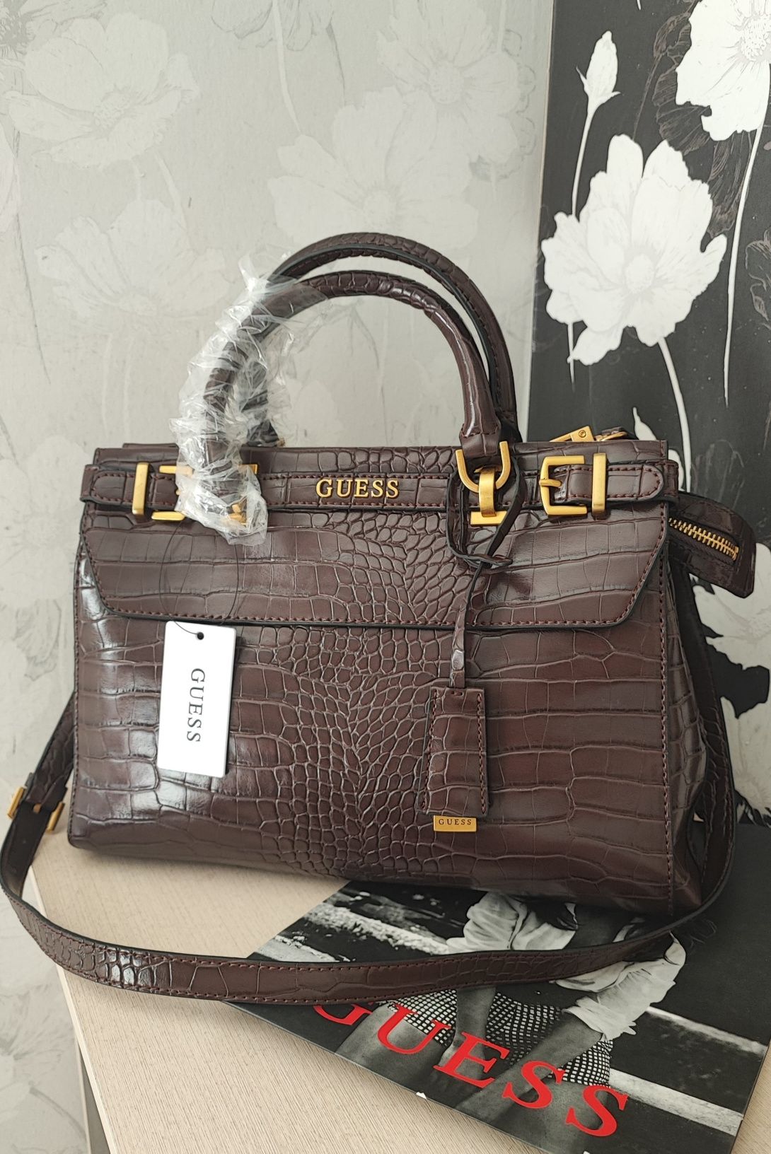 Сумка сетчел шоппер Гесс Guess оригинал