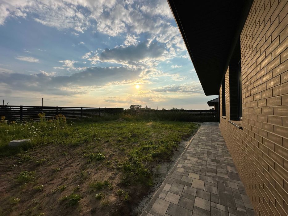 Продам просторий будинок в затишній локації