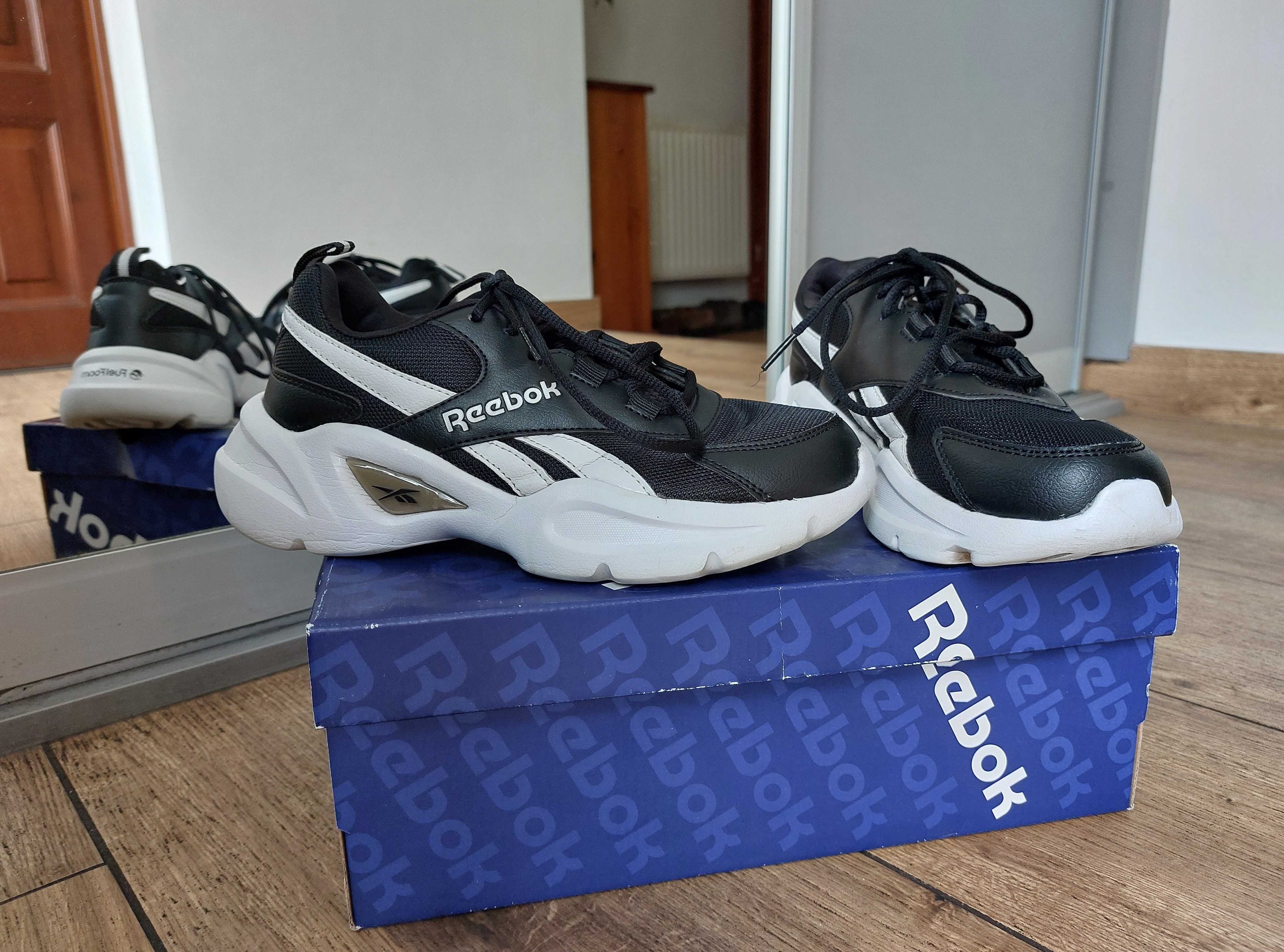 Czarno-białe buty sportowe Reebok Royal Bridge 3, 36