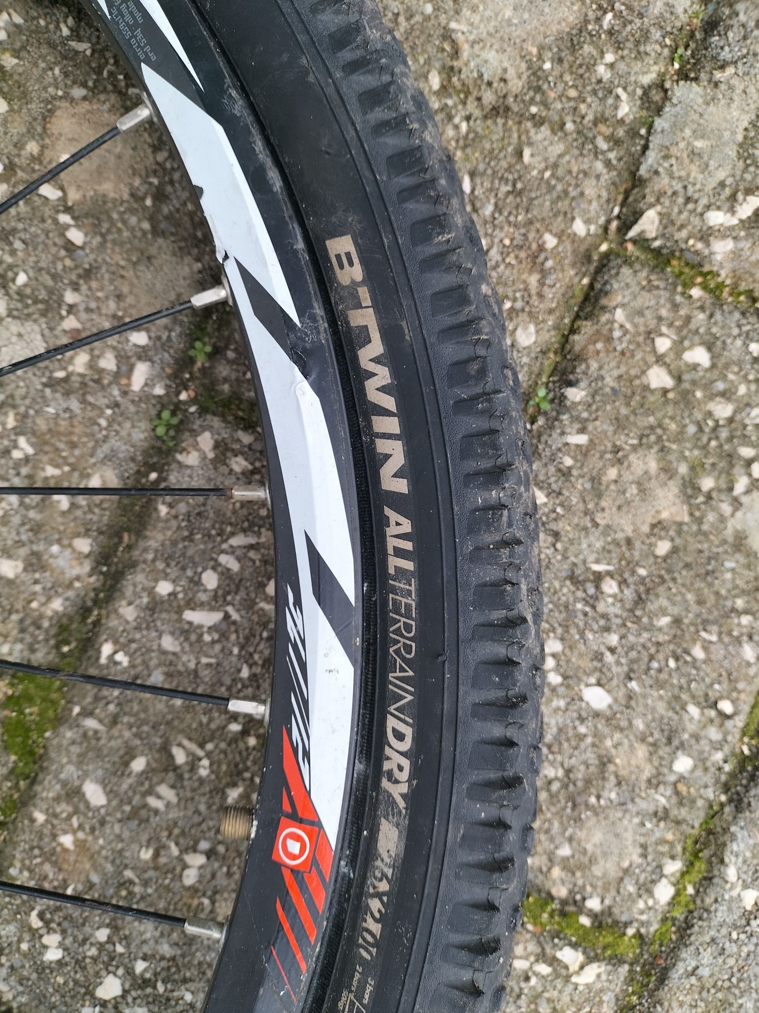 Vendo roda de bicicleta