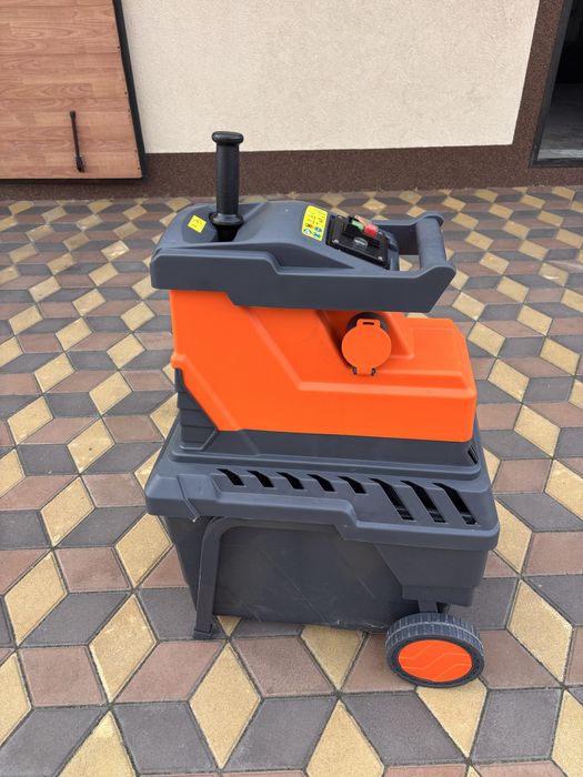 Новий подрібнювач гілок STM 2800 – 2800 Вт