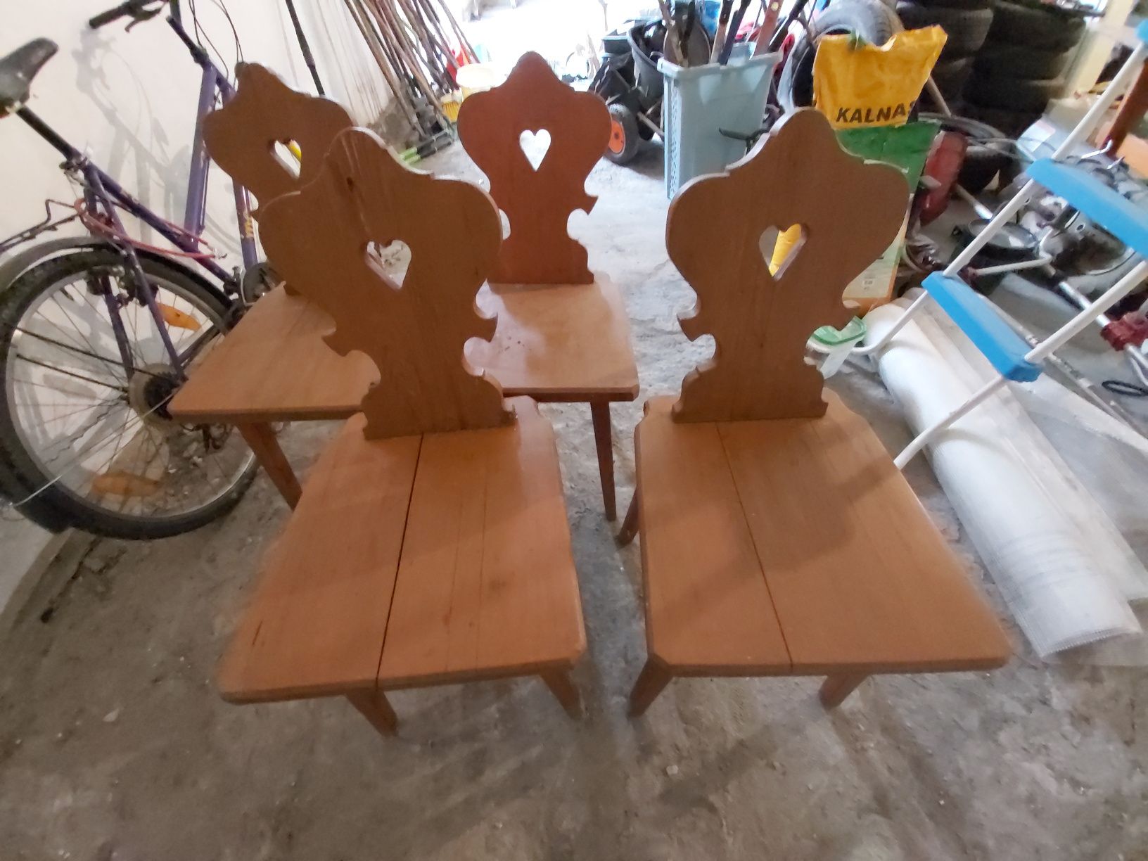 Krzesła ze stołem cepelia drewno grube