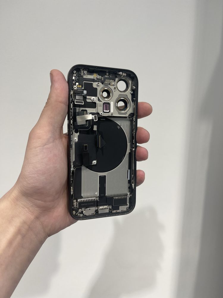 Оригінальний корпус для iPhone 15 Pro Black Titanium