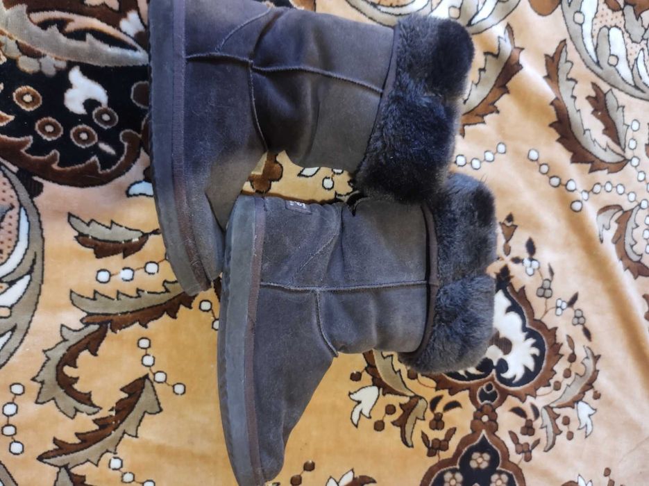 Сапоги угги в доброму стані устілка 22 см
