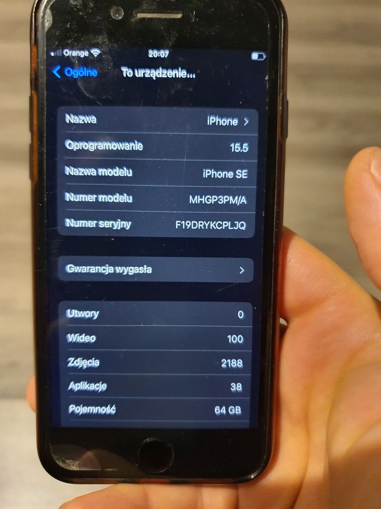 Sprzedam telefon Iphone SE 64GB Black wykupiony z pracy.