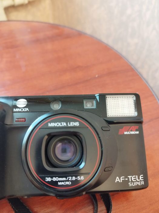 Вінтажний плівковий фотоапарат Minolta AF-Tele Super