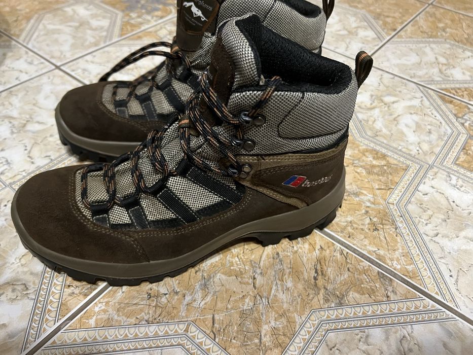 Чоловічі трекінгові черевики berghaus
