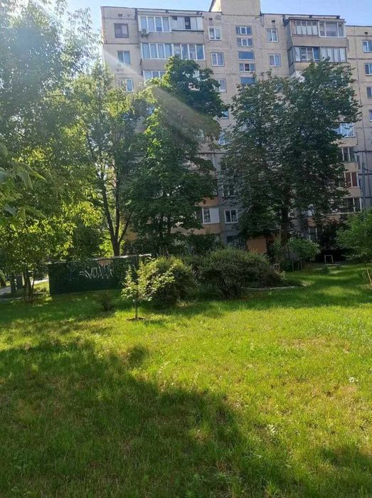 1к. Энтузиастов 31 Русановка метро Левобережная Днепровский район