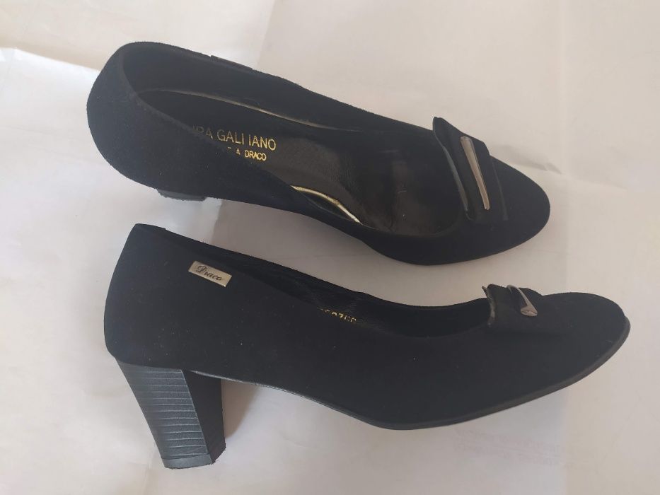 Продам нові жіночі туфлі (взуття) LAURA GALIIANO (замша).
