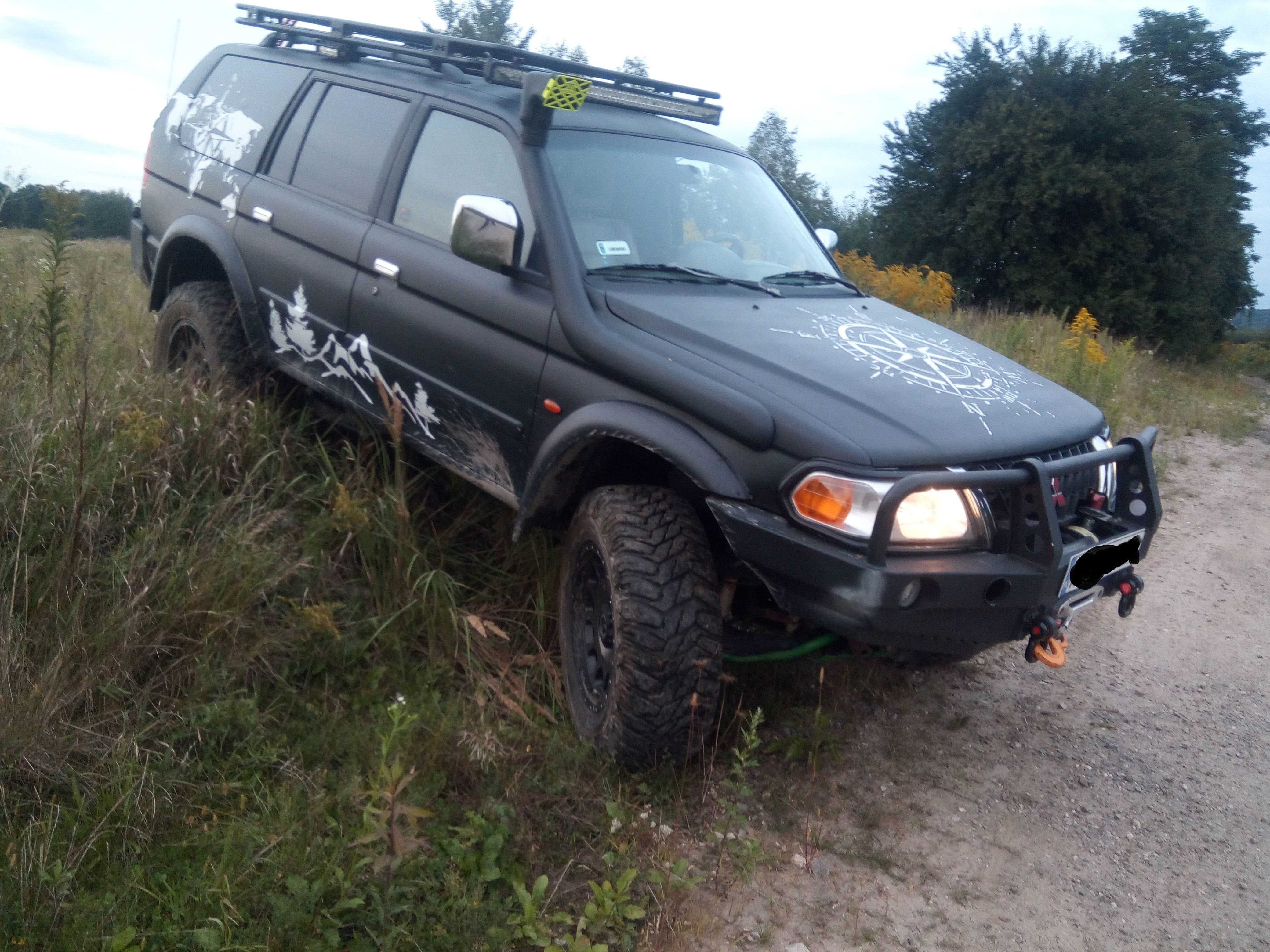 Pajero Sport 3.0 benzyna gaz. Na części.