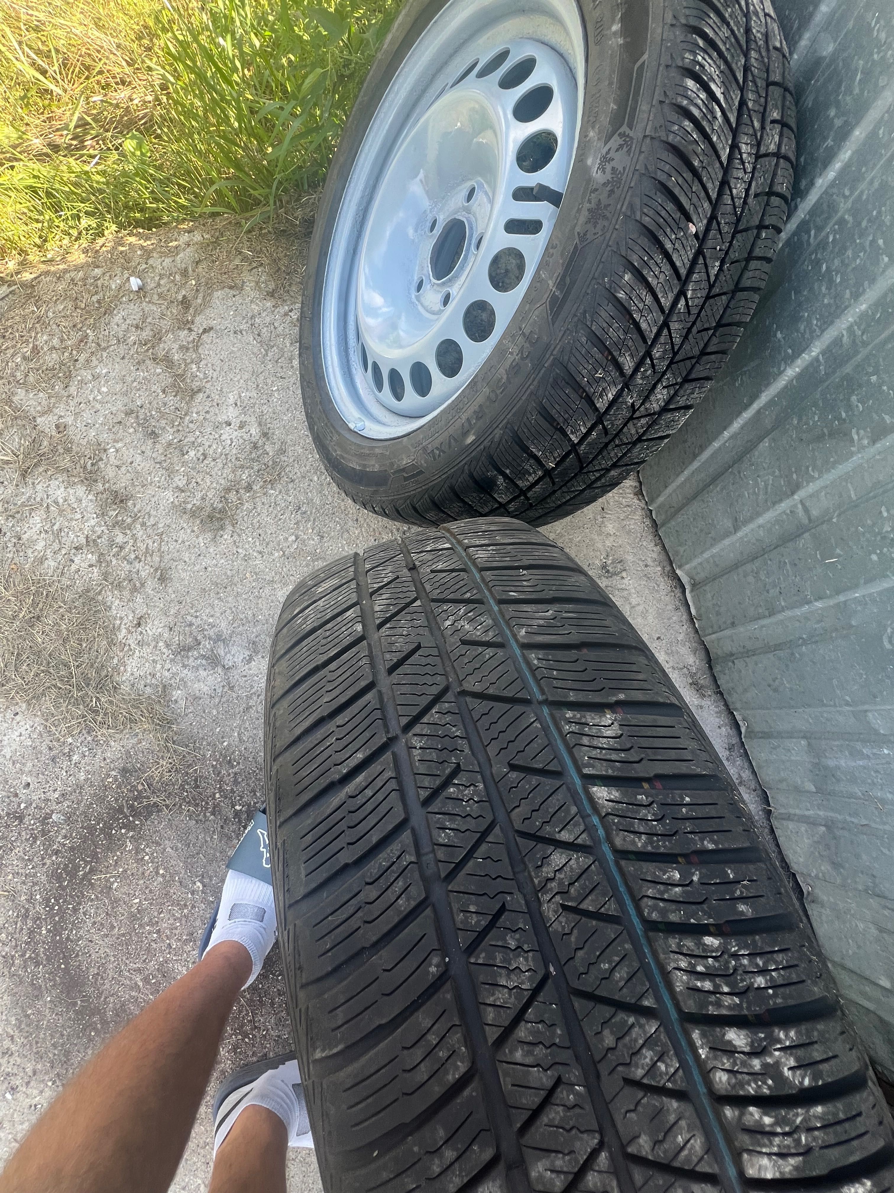 Felgi stalowe z oponami  zimowymi Polaris 225 ,50, 17.opel 5x120