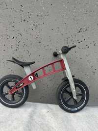 Rowerek biegowy rower firstbike z wlokna szlanego karbon first bike