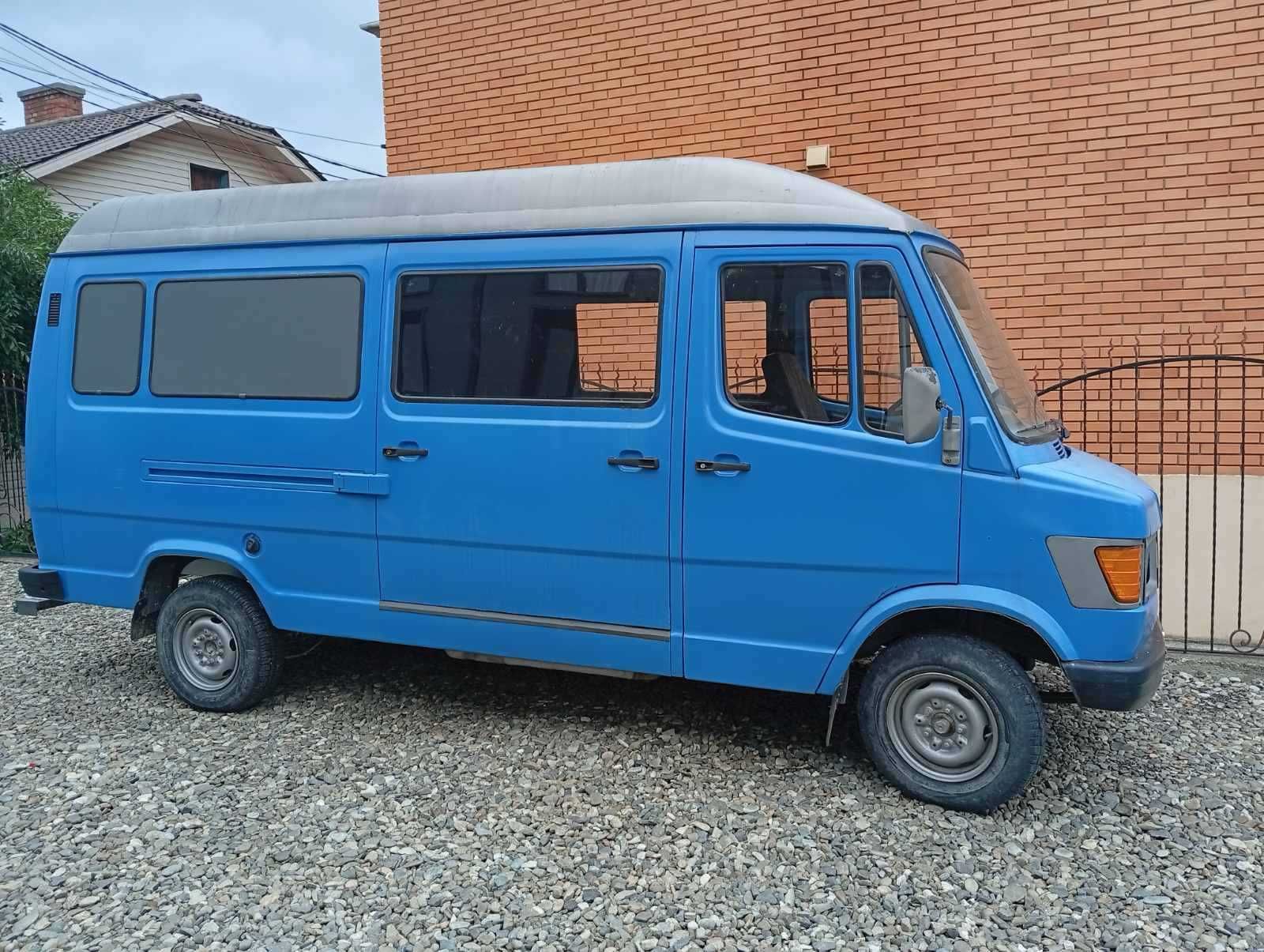 Mercedes-Benz 208D