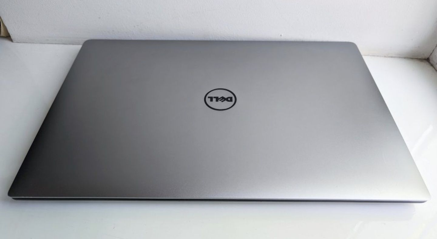 Ноутбук Dell Precision 5520 Core i5 nVidia M1200 8-32/256-1Tb SSD m.2