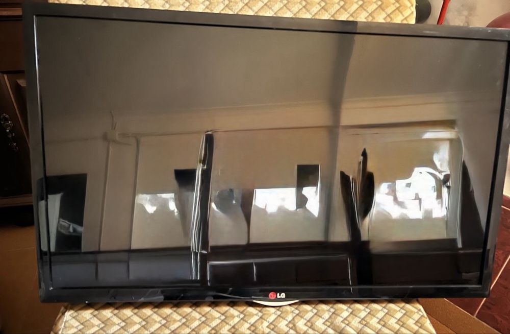Televisao LG com base