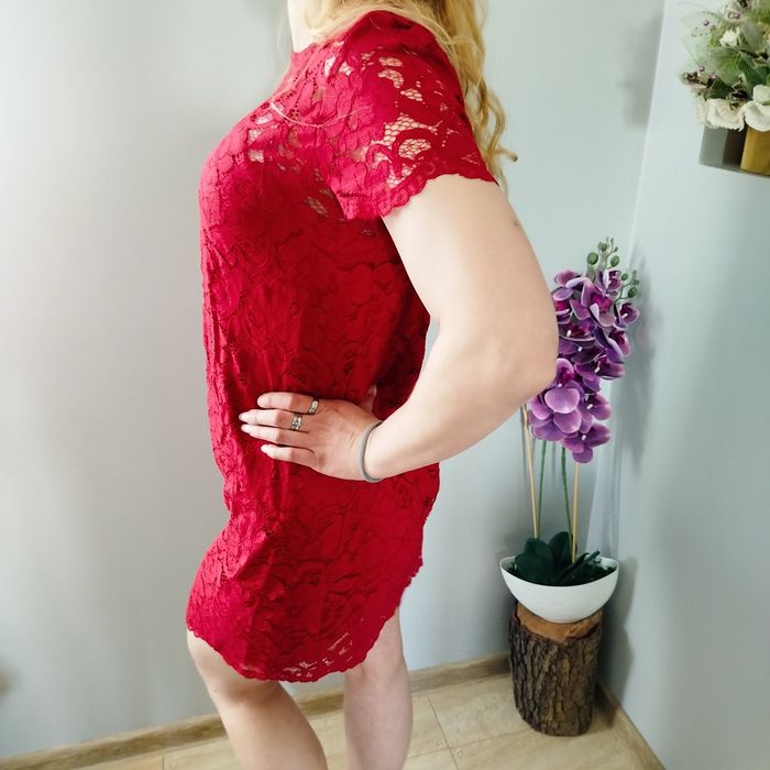 Piękna sukienka koronkowa m