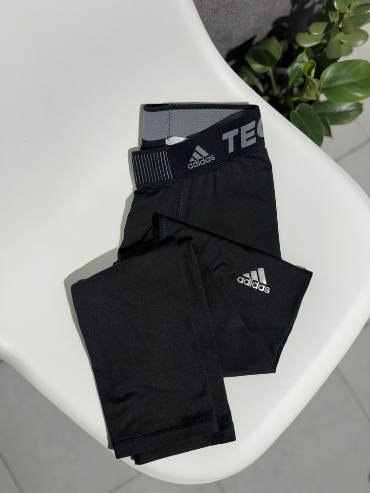 Чорні чоловічі тайтси Adidas Techfit S компресійні чоловічі лосіни