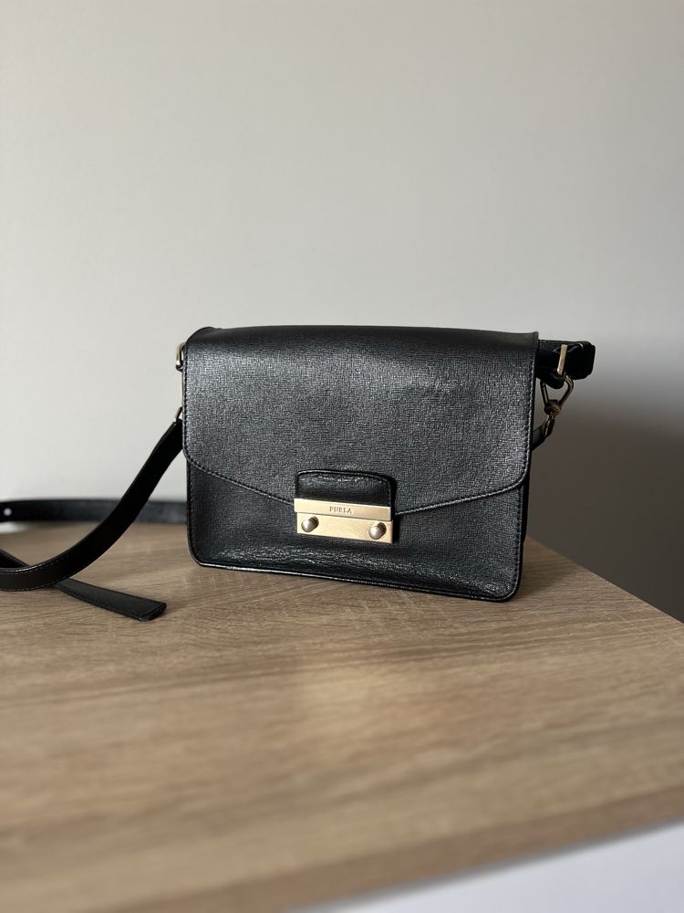Чорна шкіряна сумка Furla оригінал!
