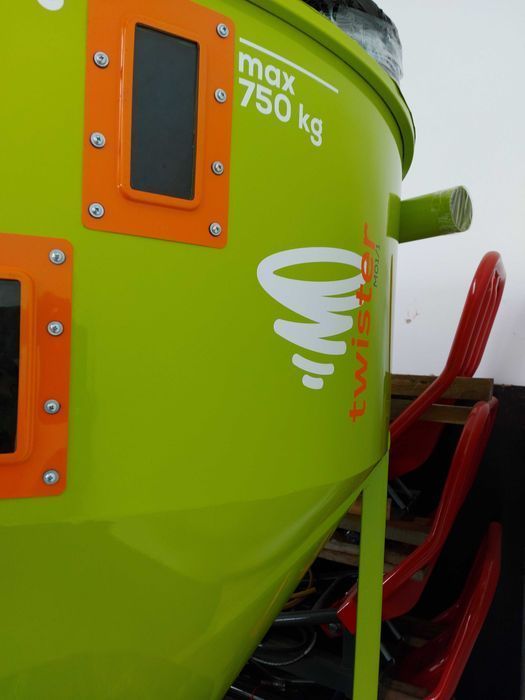 Mieszalnik pasz Twister Adraf 1000 kg