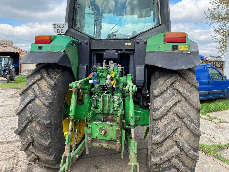 John Deere 6810 трактор сільськогосподарський